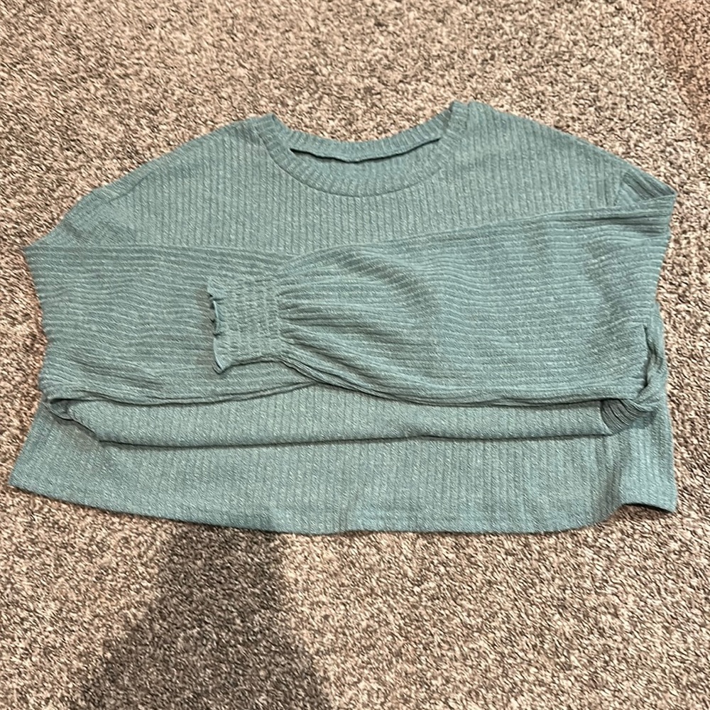 Green sweater long sleeve, new condition never worn